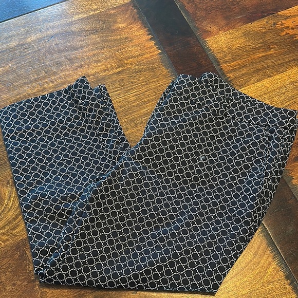 Hilary Radley size 12 capri pants EUC - Picture 1 of 6